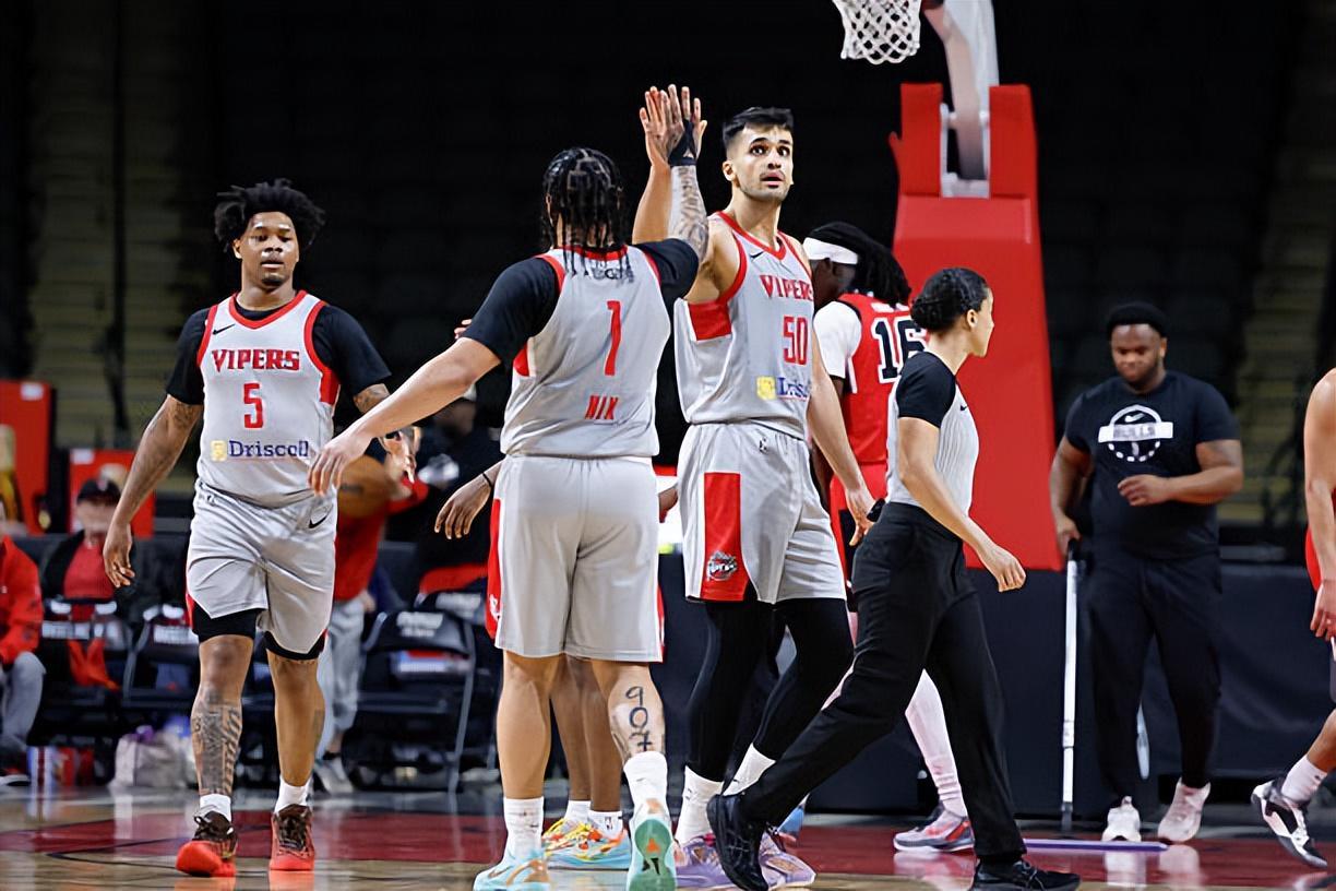 爱游戏体育-又一次打出了灾难级表现，但火箭二队还是坚持以他为绝对核心？